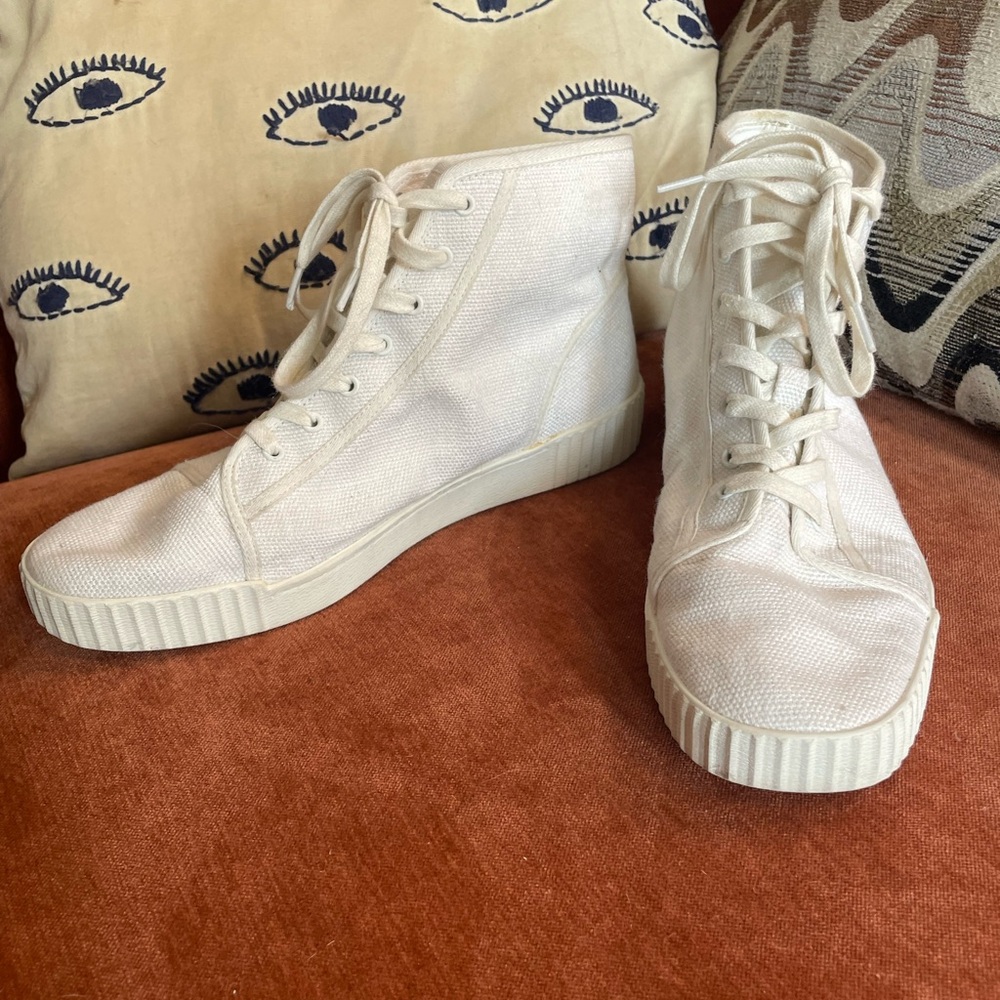 VINCE WOLFE HIGHTOP WHITE CANVAS SNEAKER